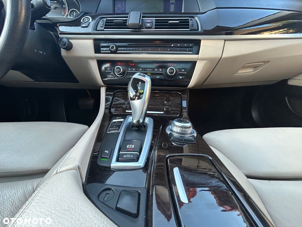 BMW Seria 5 520d Luxury Line - 21