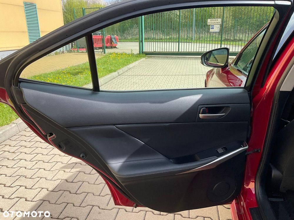 Lexus IS 200t Elegance - 15