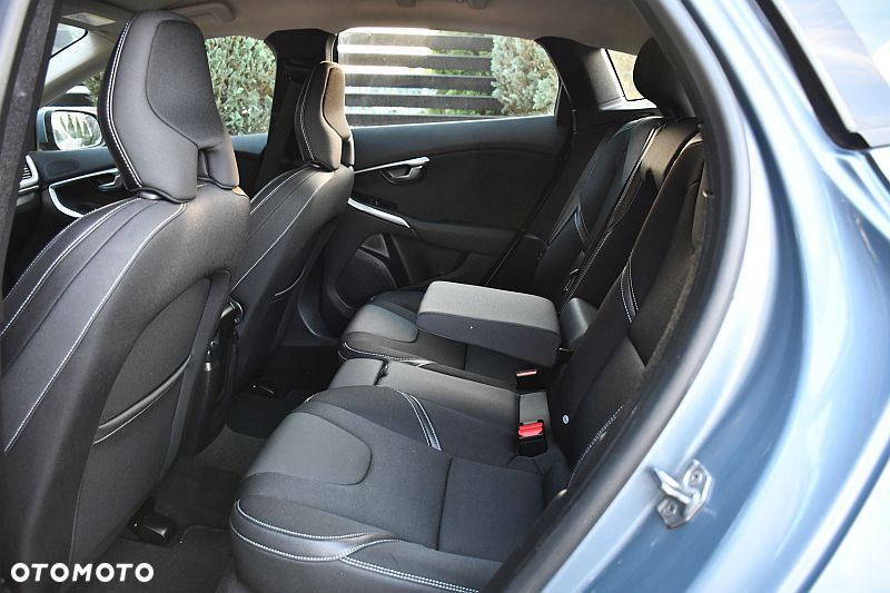 Volvo V40 T3 Momentum - 21