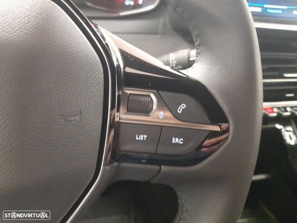 Peugeot 2008 1.2 PureTech Active Pack - 16