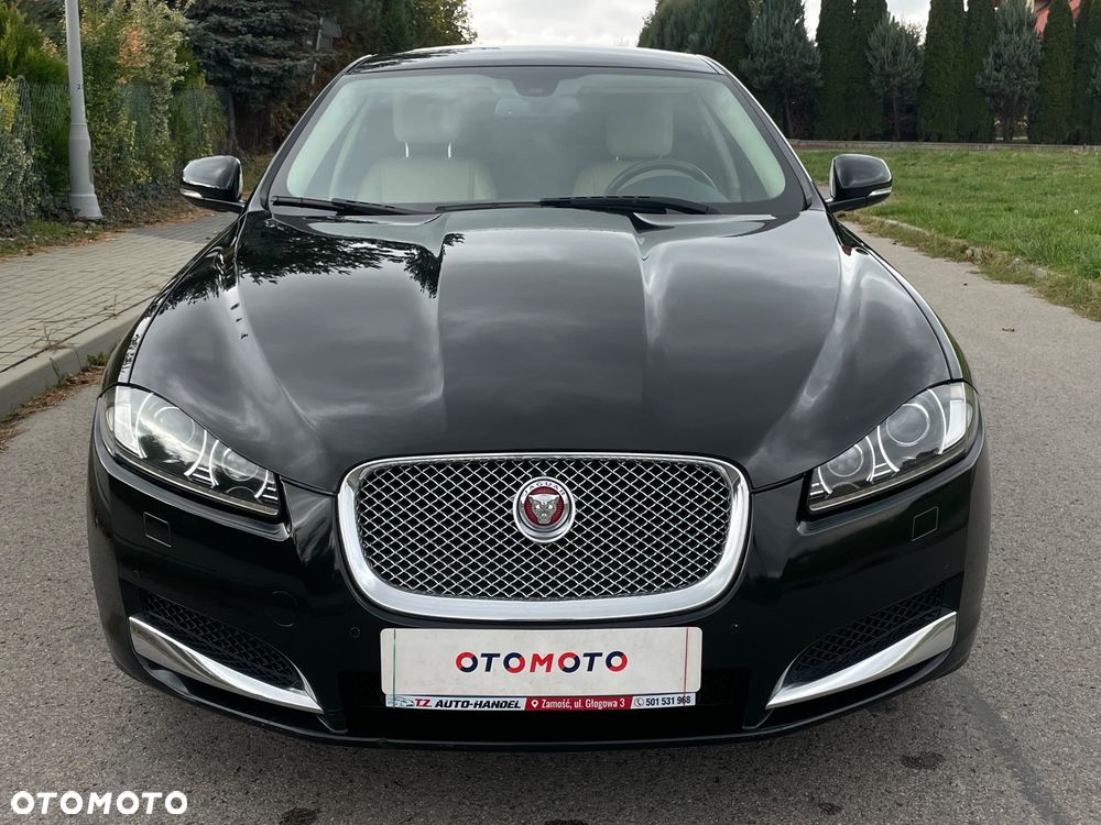 Jaguar XF 2.2 D Premium Luxury - 23