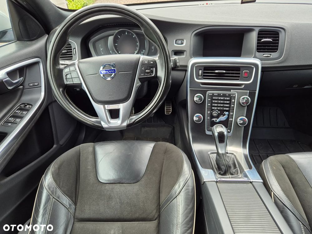 Volvo V60 D3 Drive-E R-Design Momentum - 18