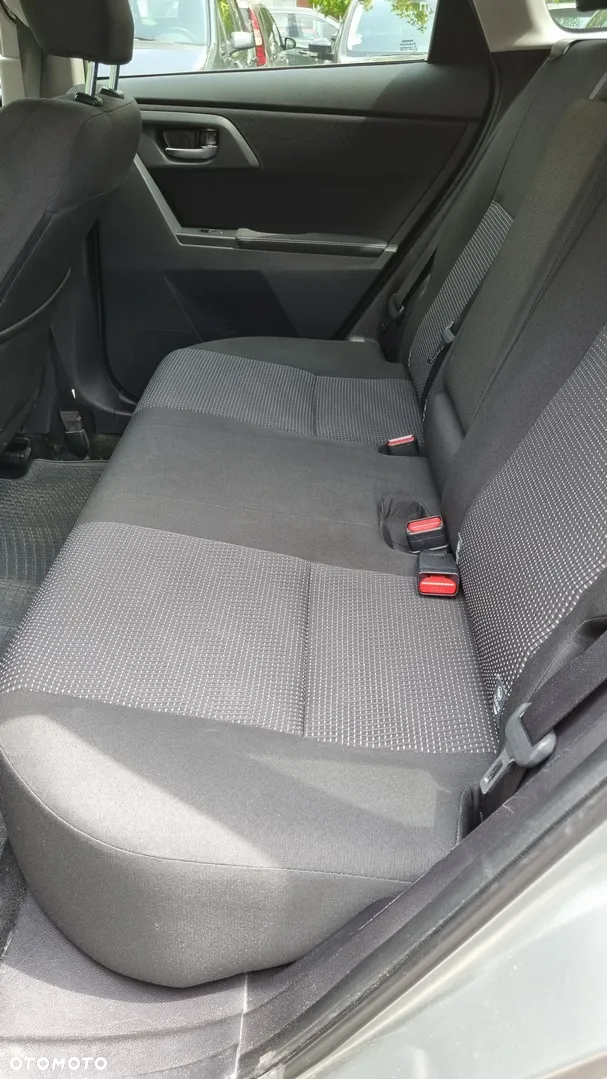 Toyota Auris 1.6 Premium - 12