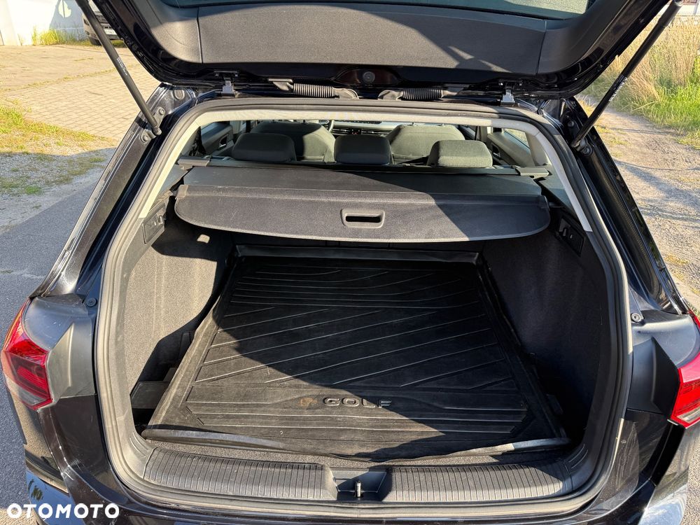 Volkswagen Golf VIII 1.5 eTSI Life DSG - 14