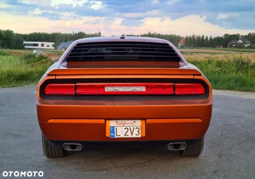 Dodge Challenger - 7