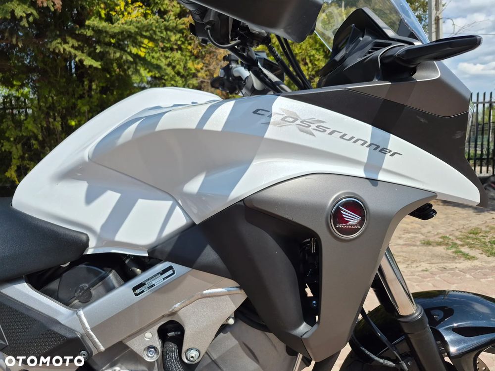 Honda VFR - 12