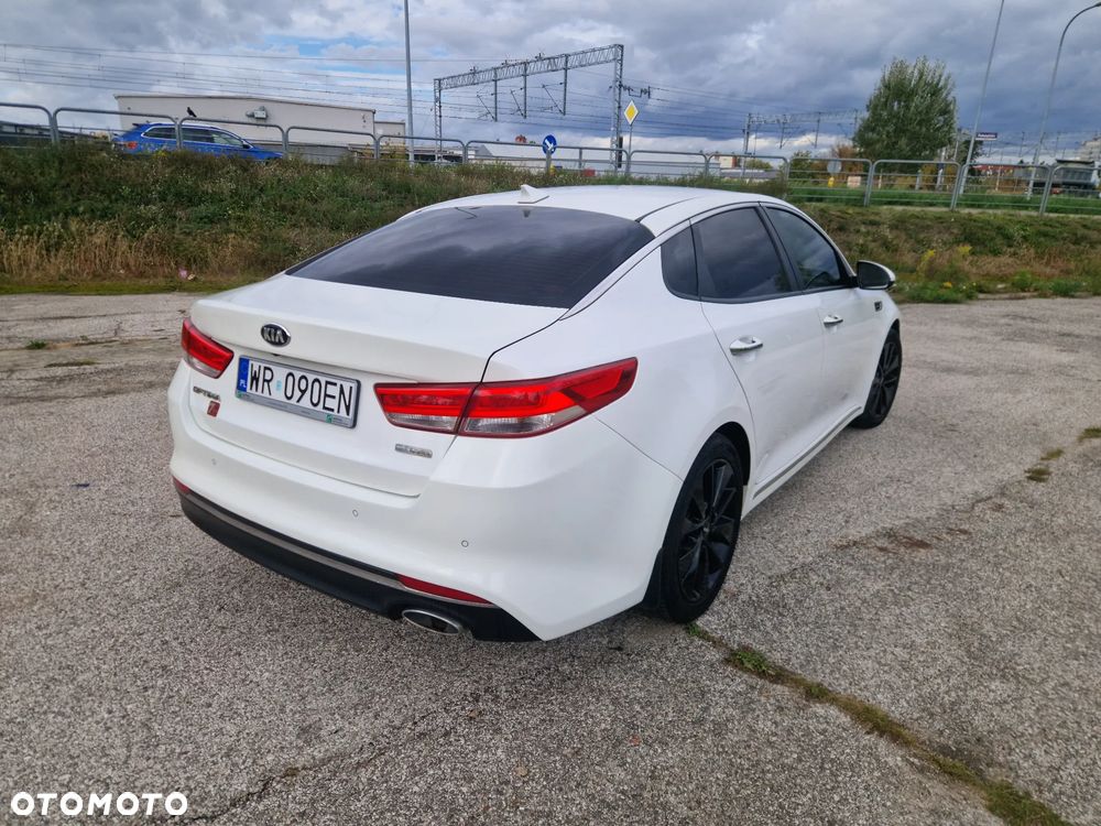 Kia Optima - 30