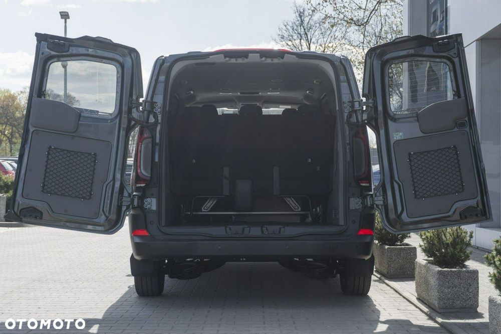 Volkswagen Caravelle - 12