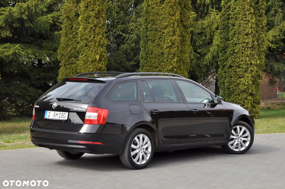 Skoda Octavia 2.0 TDI Elegance DSG - 5