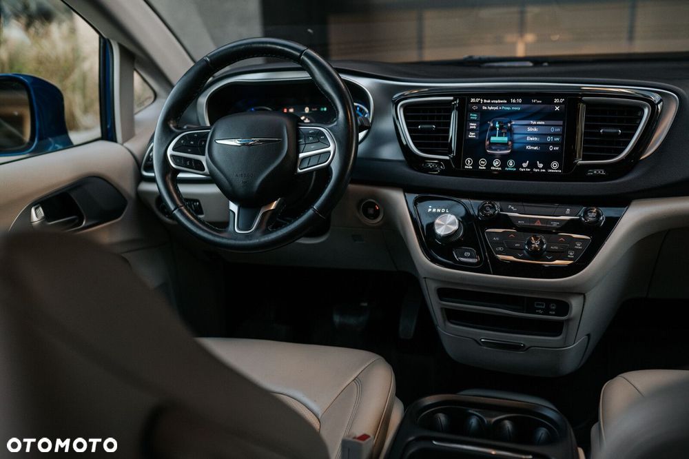 Chrysler Pacifica - 34