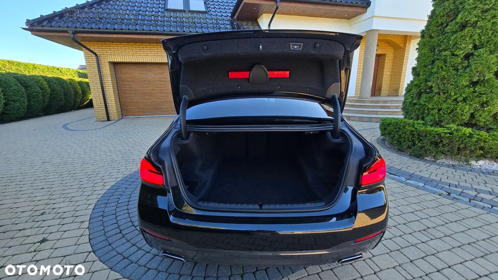BMW Seria 5 530d M Sport Edition - 8