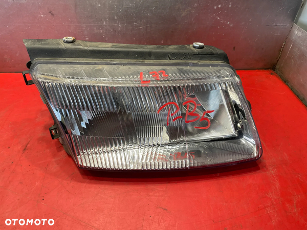 VW PASSAT B5 LAMPA PRAWA PRZÓD PRZEDNIA