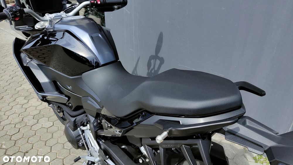 BMW XR - 8