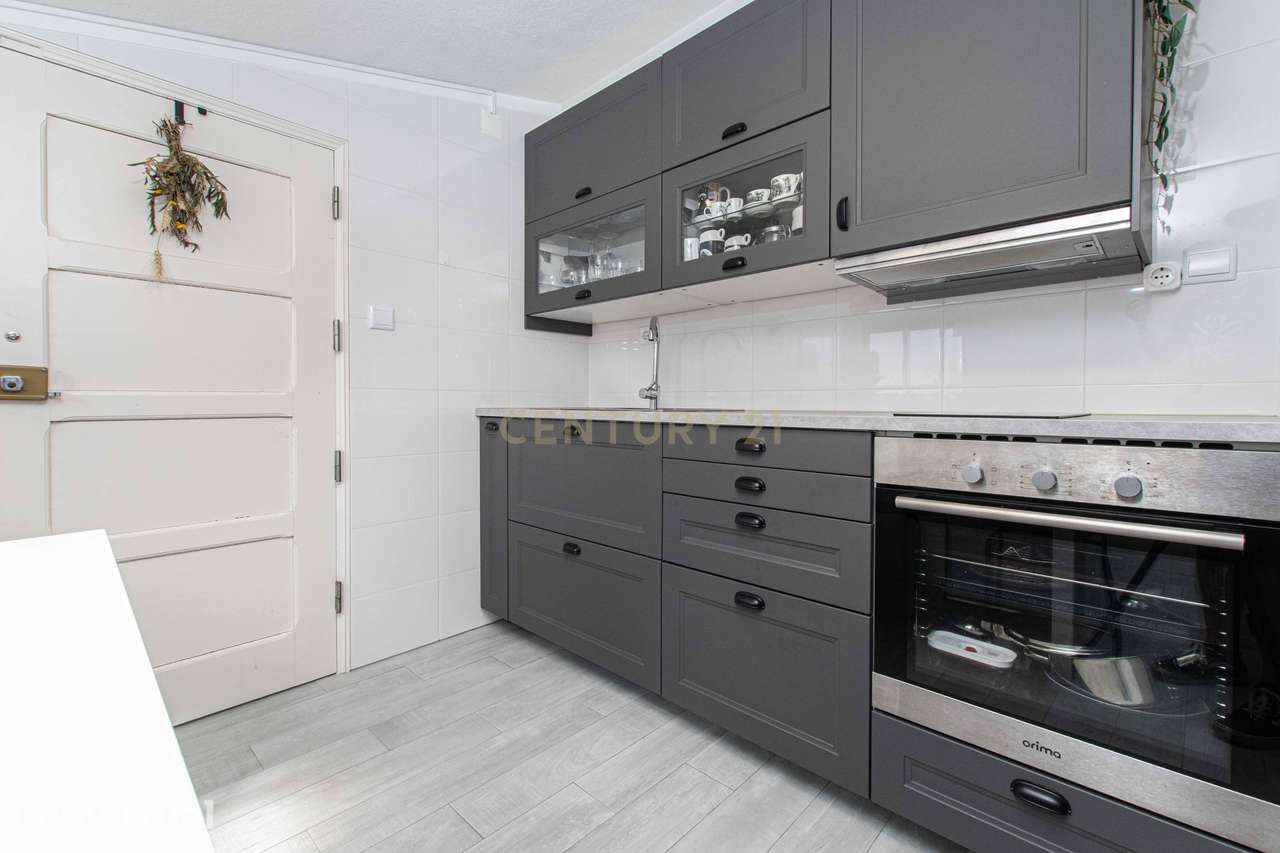 Prédio de 3 pisos | Potencial de rendimento até 2.100€/mês | Póvoa da - Grande imagem: 4/52