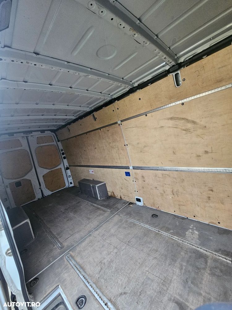 Mercedes-Benz Sprinter - 8