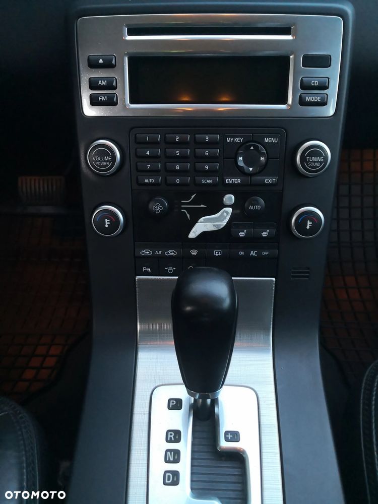 Volvo XC 70 - 12