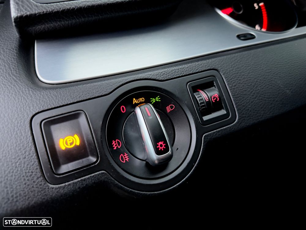 VW Passat CC 2.0 TDi Exclusive - 44