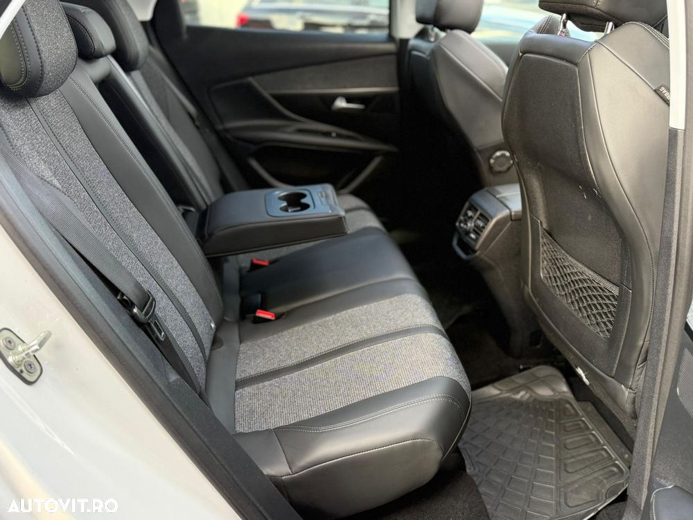 Peugeot 3008 PureTech 130 Stop & Start GPF Allure Pack - 31