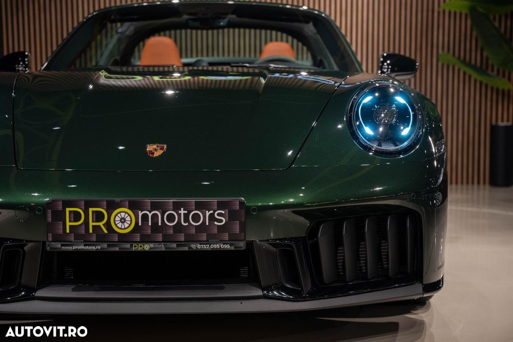 Porsche 911 Targa 4 GTS PDK - 13