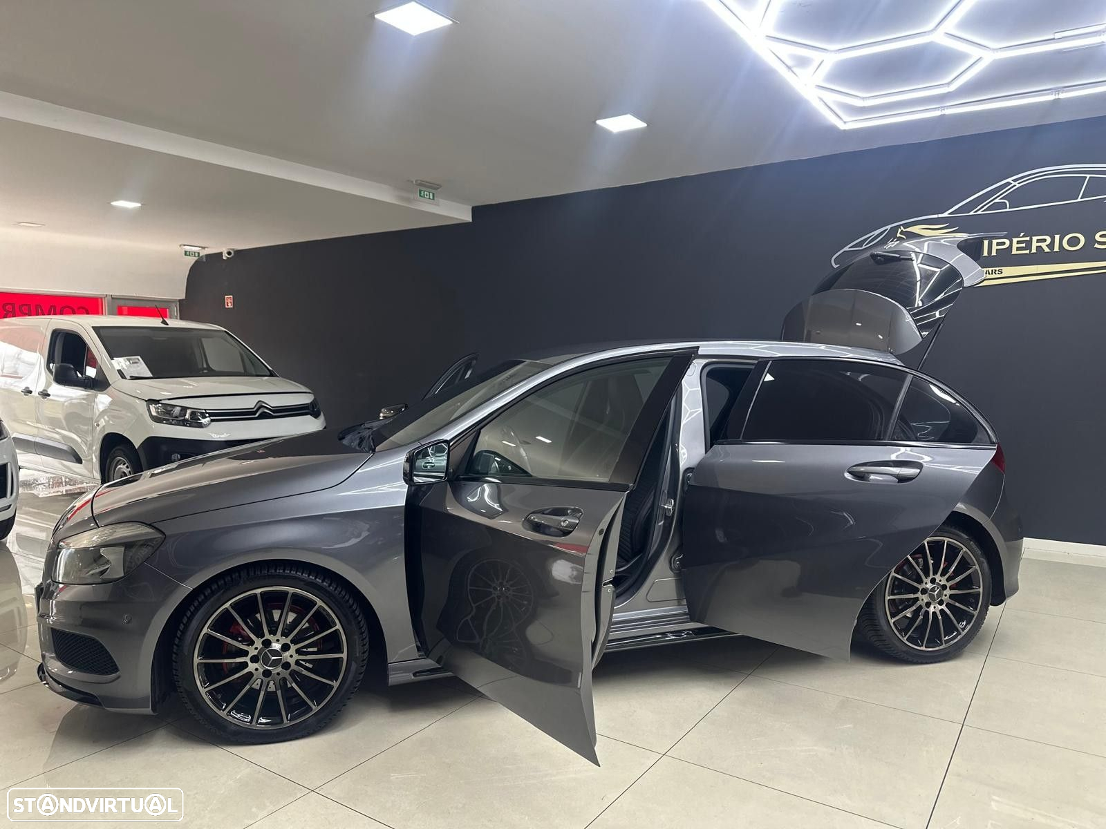 Mercedes-Benz A 180 AMG Line - 7