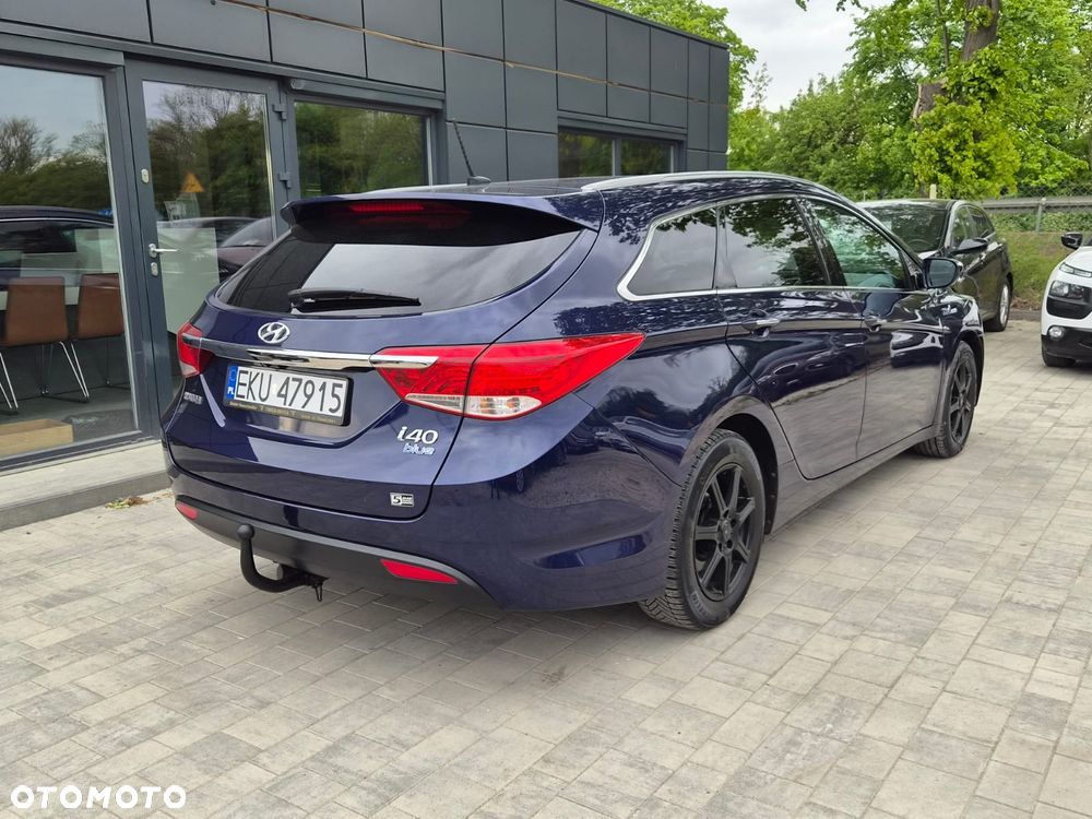 Hyundai i40 Kombi blue 1.6 Family - 6