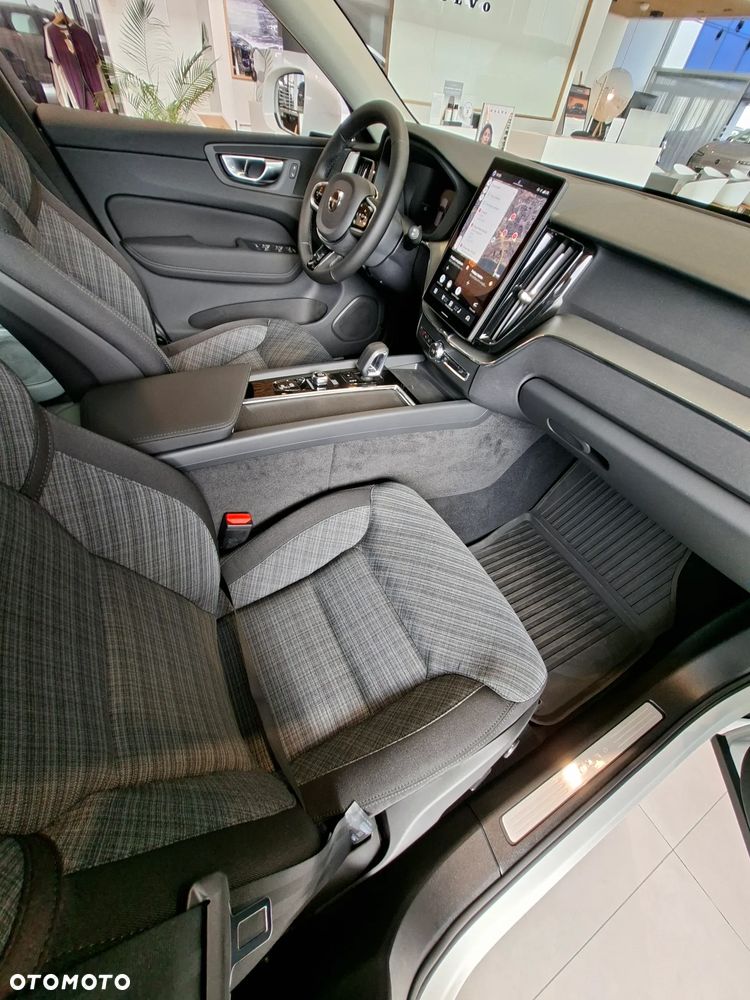 Volvo XC 60 B5 B AWD Core - 19