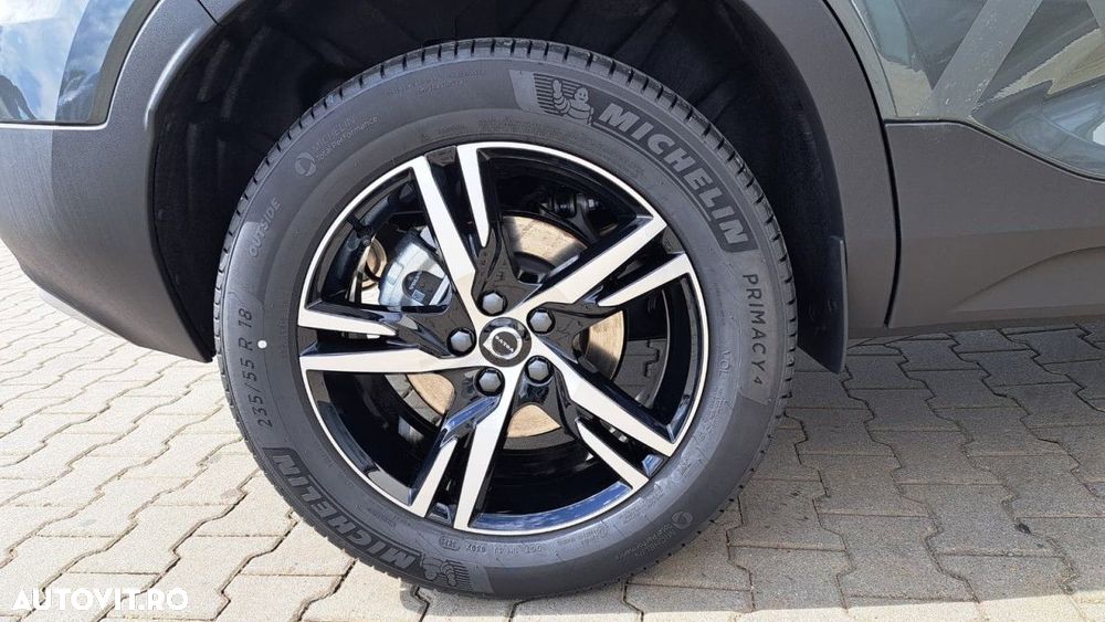 Volvo XC 40 B3 AT FWD MHEV Core - 16