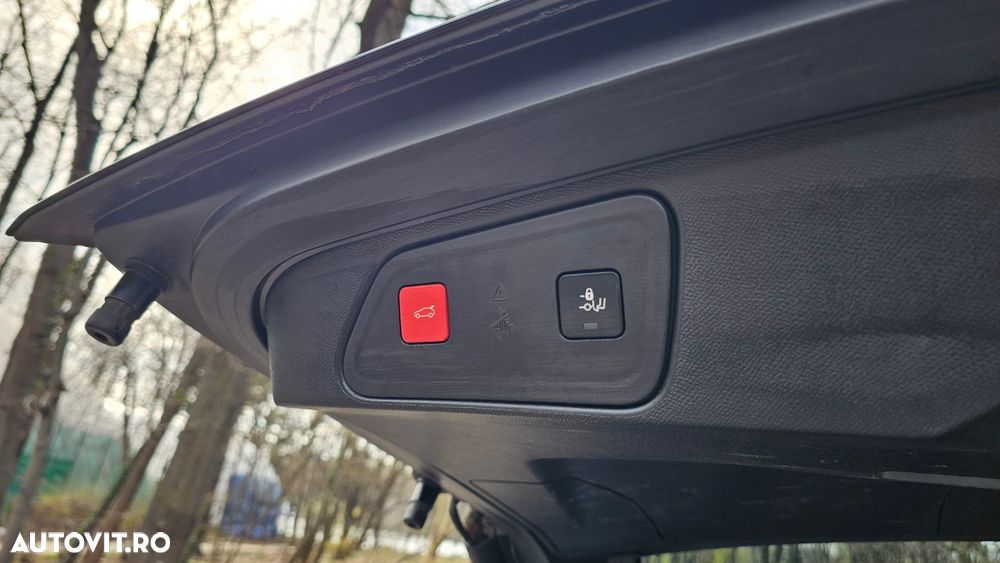 Peugeot 3008 PHEV 300 EAT8 4X4 Allure Pack - 12