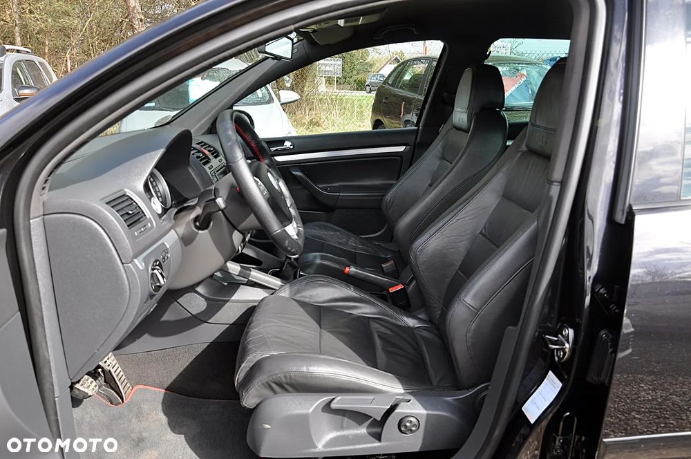 Volkswagen Golf 2.0 GTI - 17