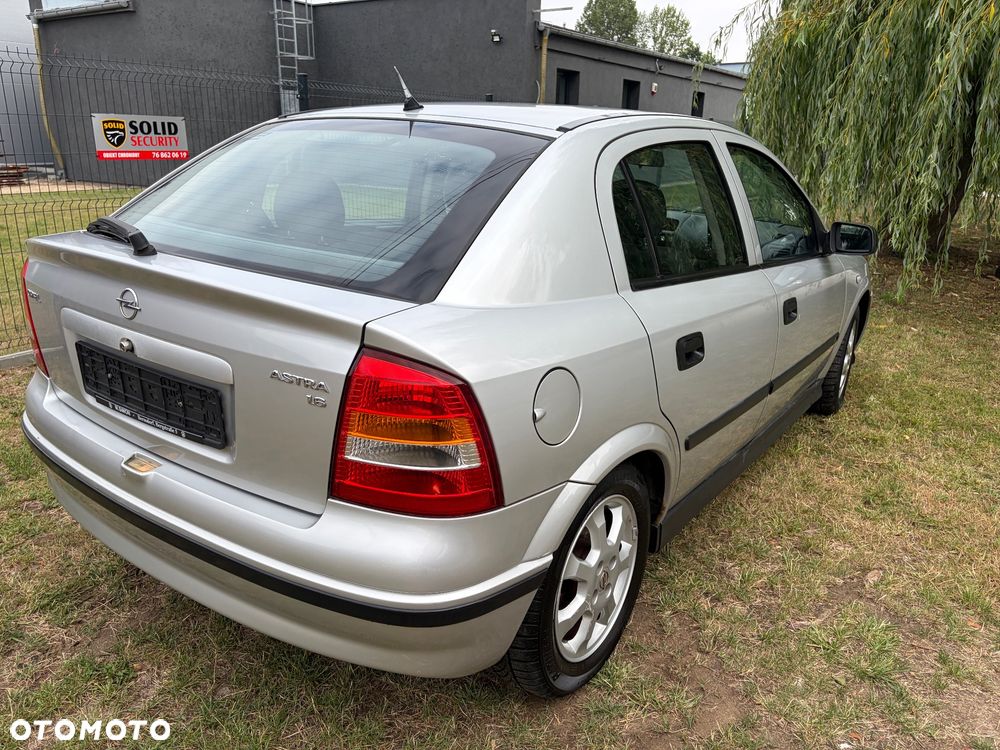 Opel Astra 1.6 16V Dream - 4