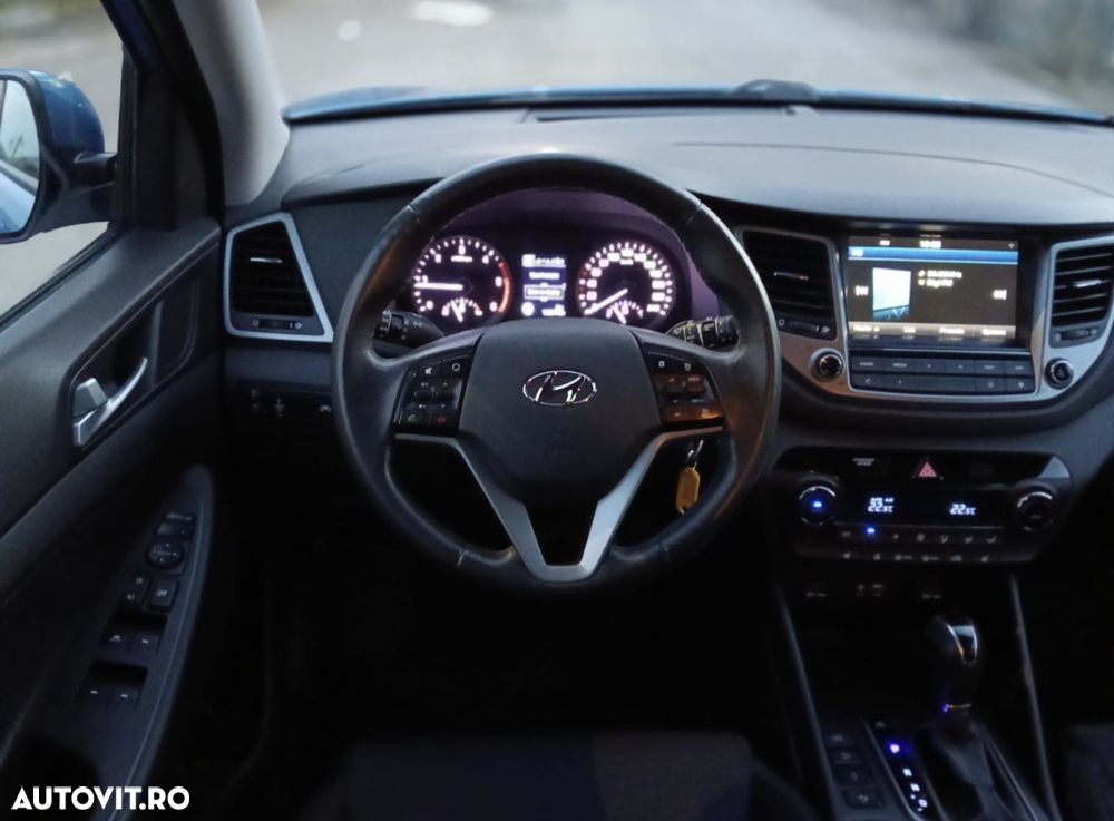 Hyundai Tucson 2.0 CRDI 4WD 6AT Style - 10