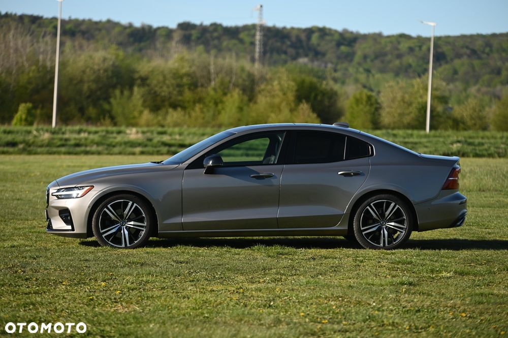 Volvo S60 T5 R-Design - 4