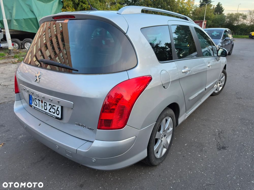 Peugeot 308 2011 photo 3
