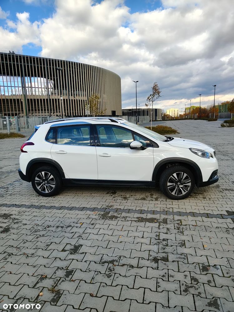 Peugeot 2008 1.2 Pure Tech Allure S&S - 5