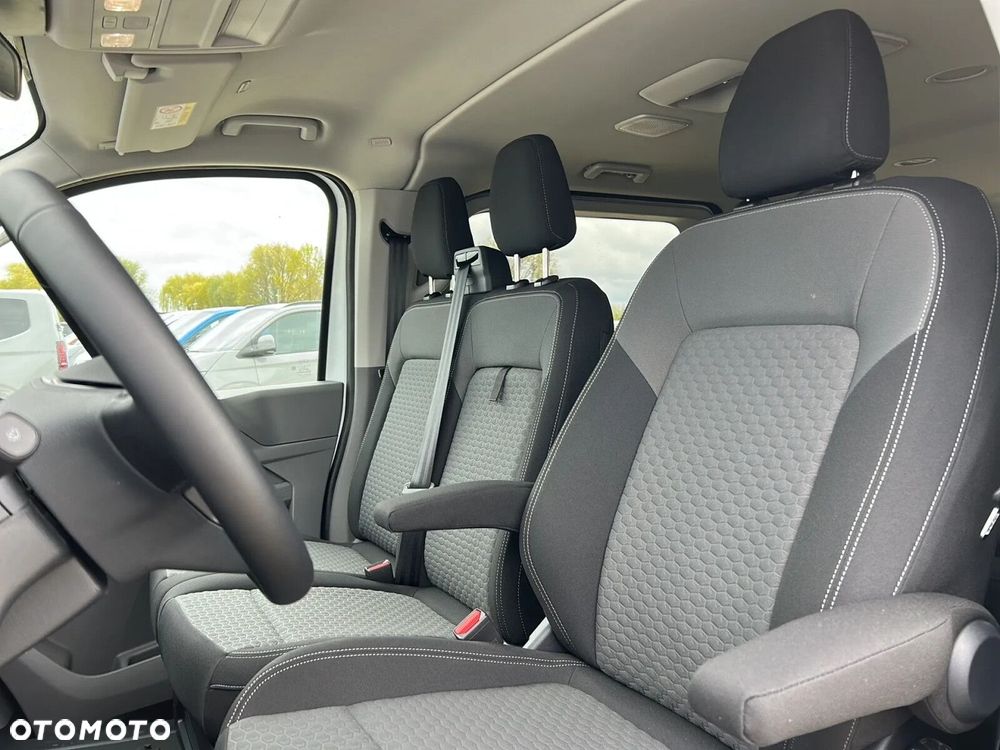 Volkswagen Caravelle - 13