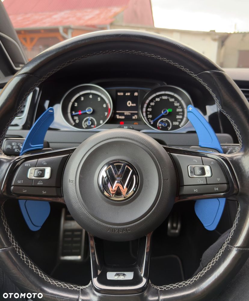 Volkswagen Golf - 11