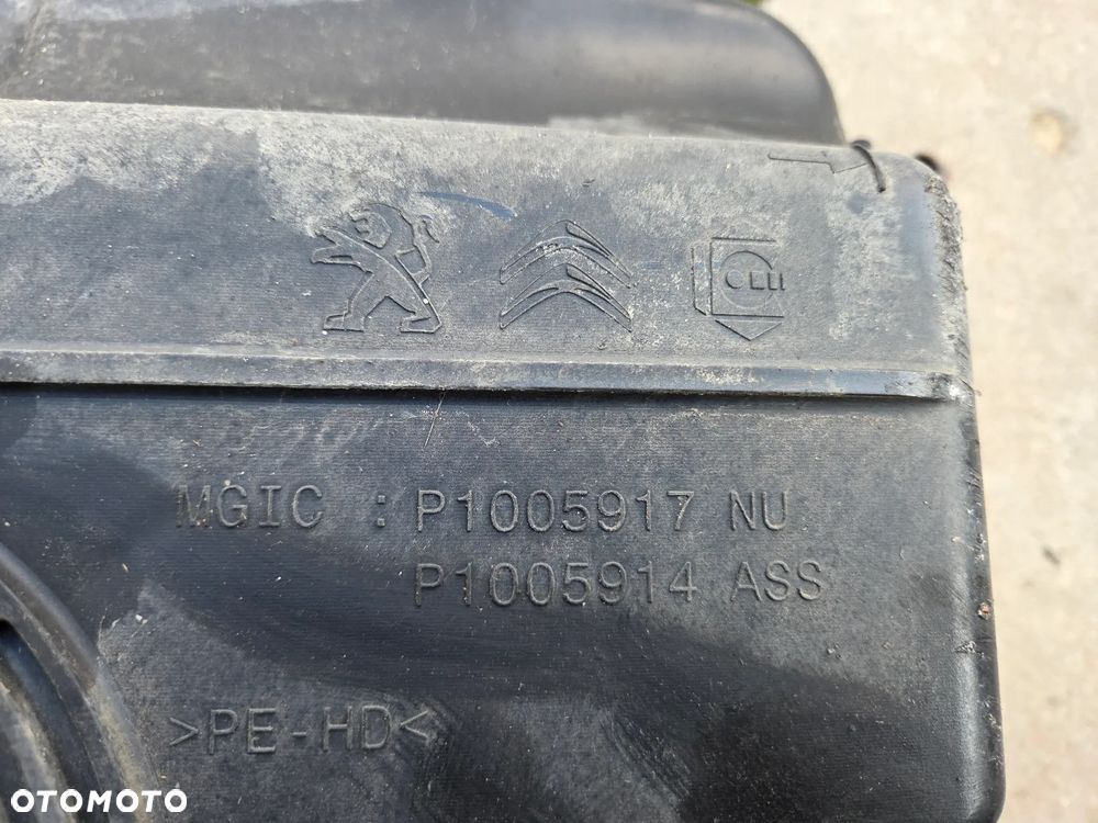 Zbiornik  pompa ADBLUE Peugeot 508 II 2.0 - 9