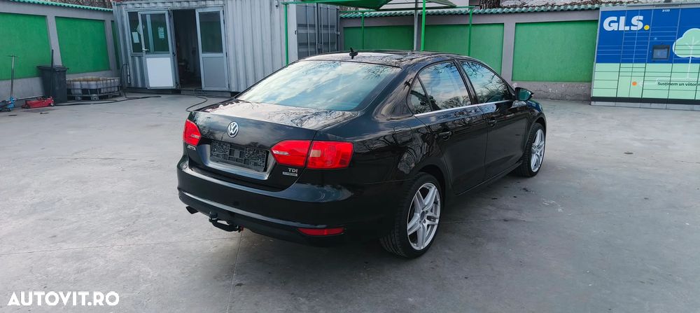 Volkswagen Jetta 1.6 TDI Blue Motion Technology Life - 5