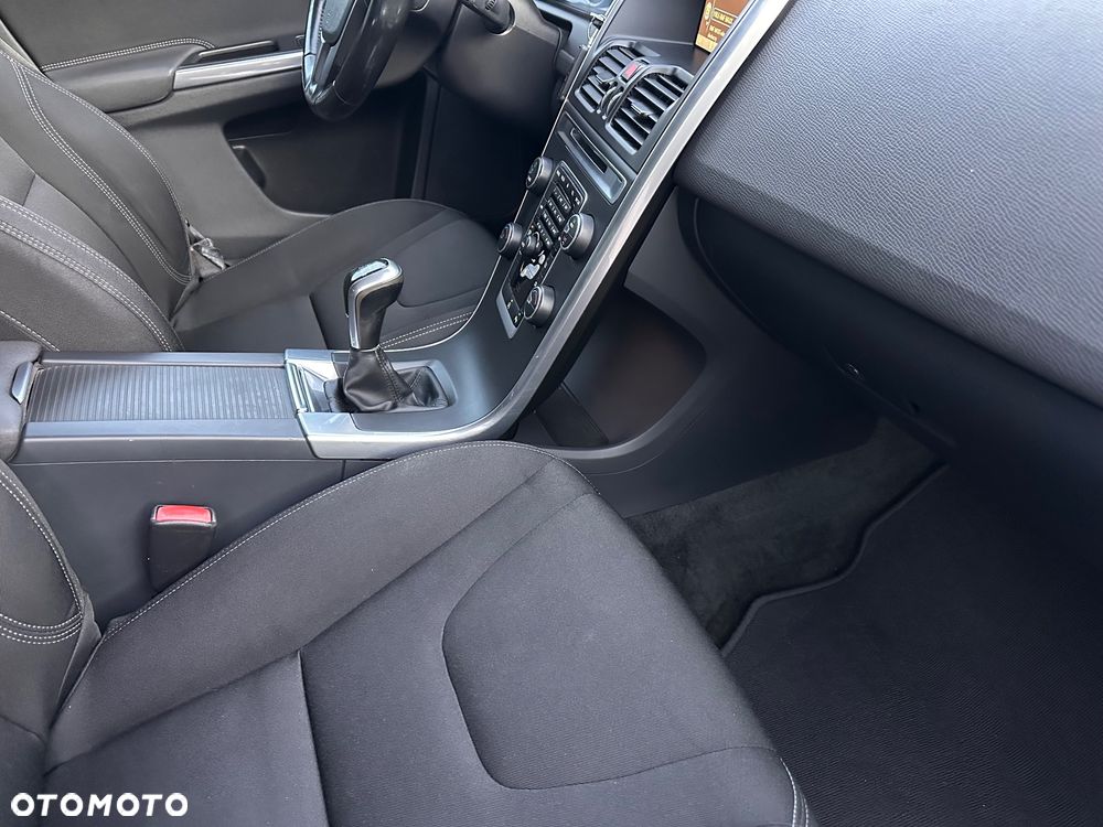 Volvo XC 60 D4 Momentum - 22