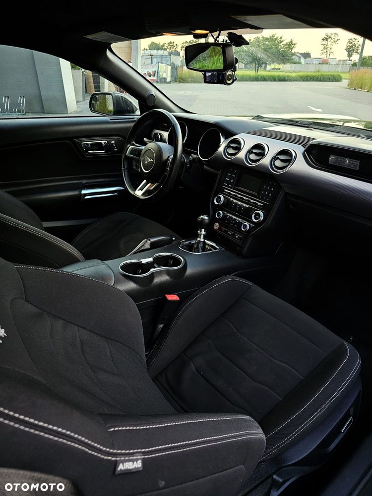 Ford Mustang 5.0 V8 GT - 2