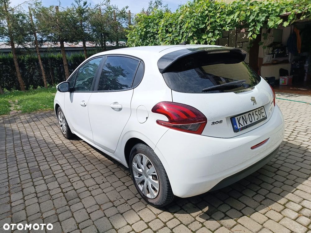 Peugeot 208 - 10