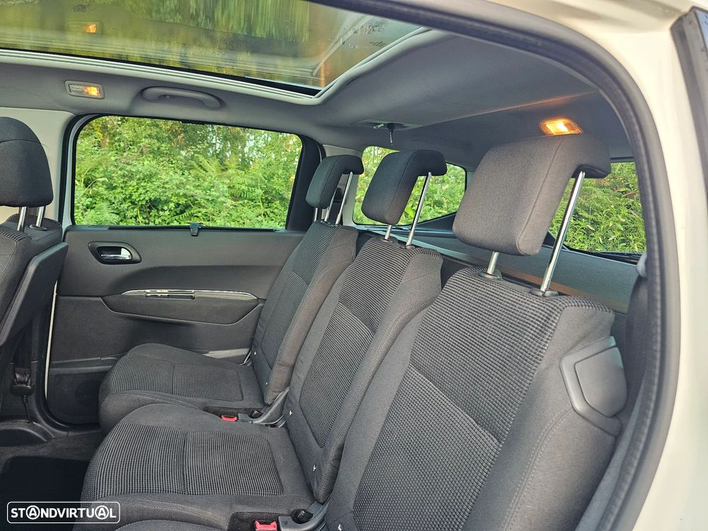 Peugeot 5008 1.6 HDi 7L Allure - 17