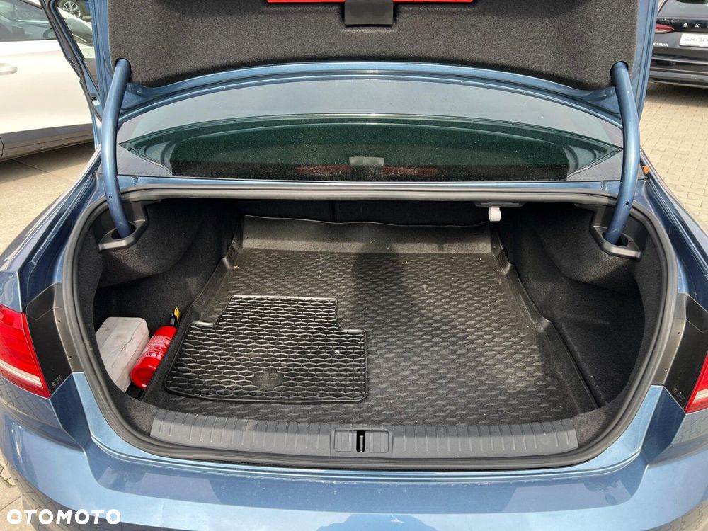 Volkswagen Passat 1.4 TSI BMT Trendline - 15
