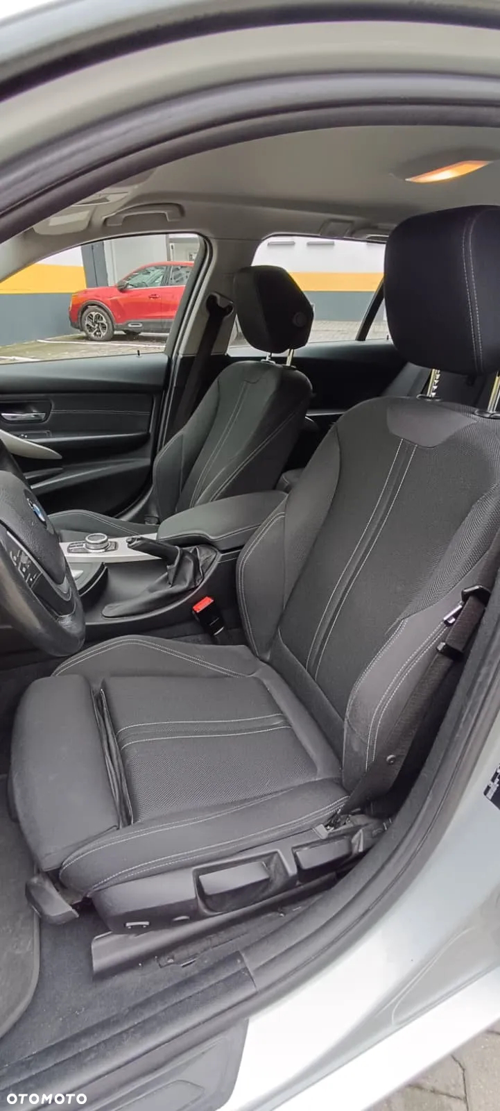 BMW Seria 3 318d - 11