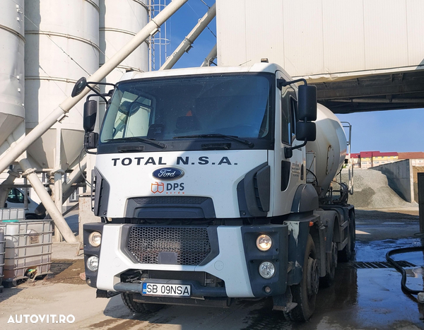 Ford Cargo 4142M