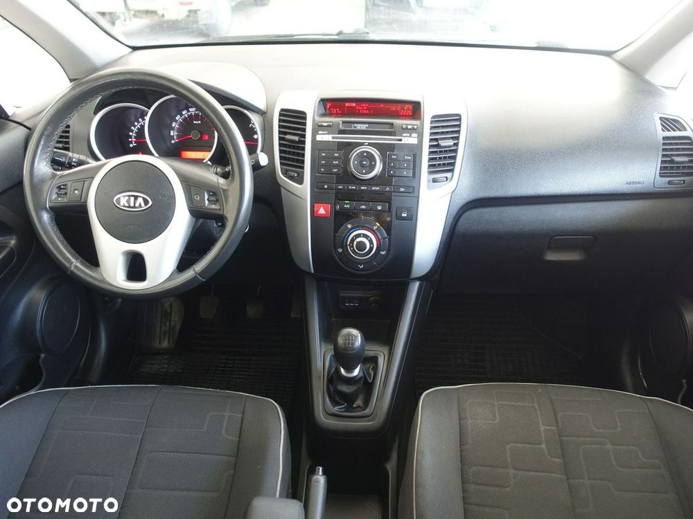 Kia Venga - 16
