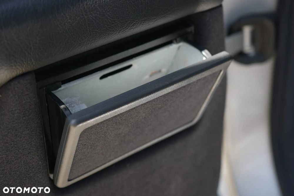 Mercedes-Benz Klasa E 240 Elegance - 26