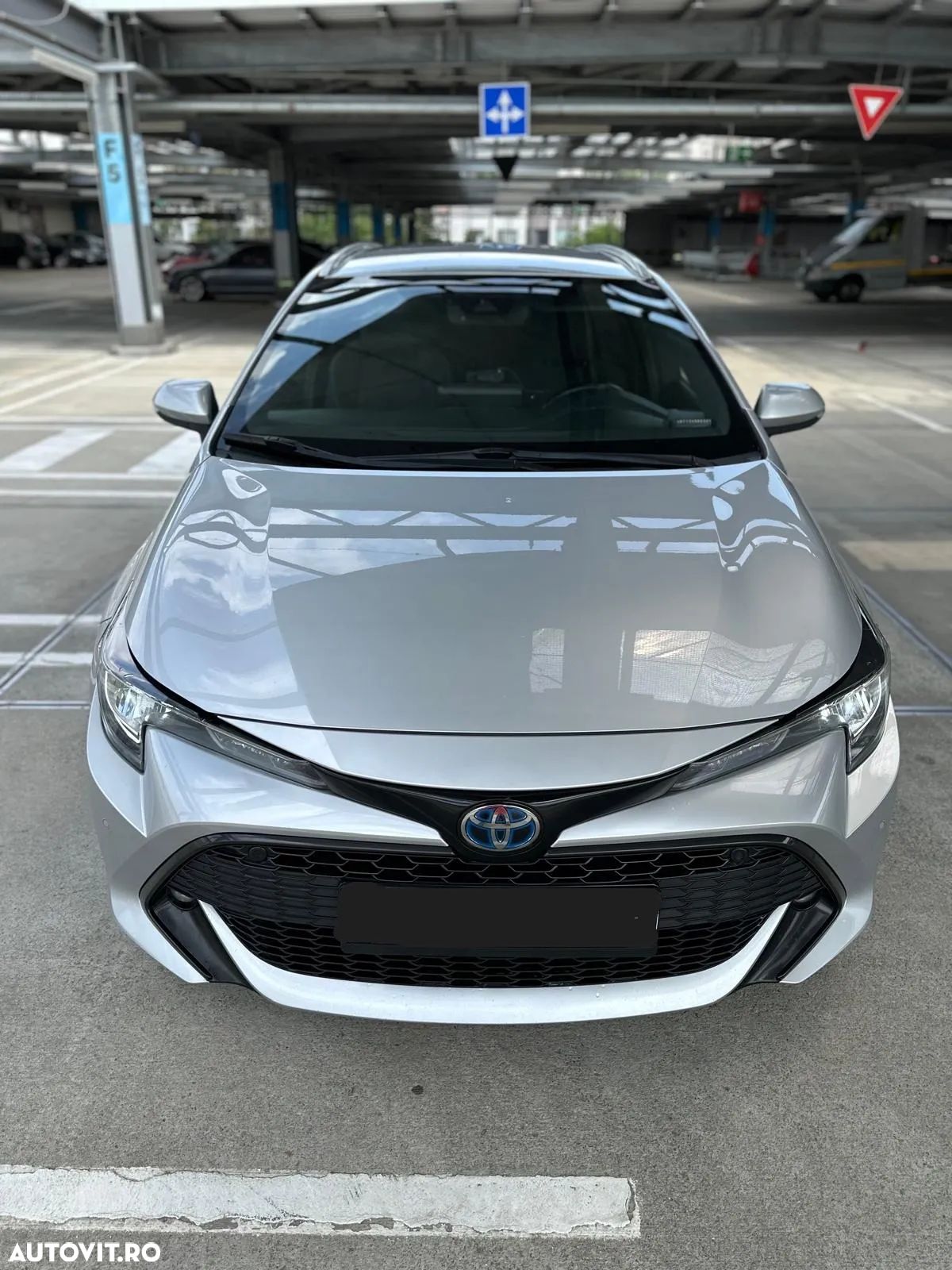Toyota Corolla 1.8 Hybrid Touring Sports - 1