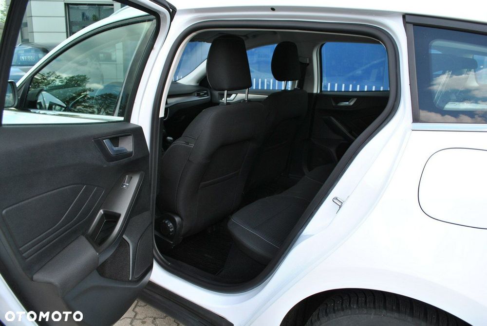 Ford Focus 1.0 EcoBoost Titanium - 11