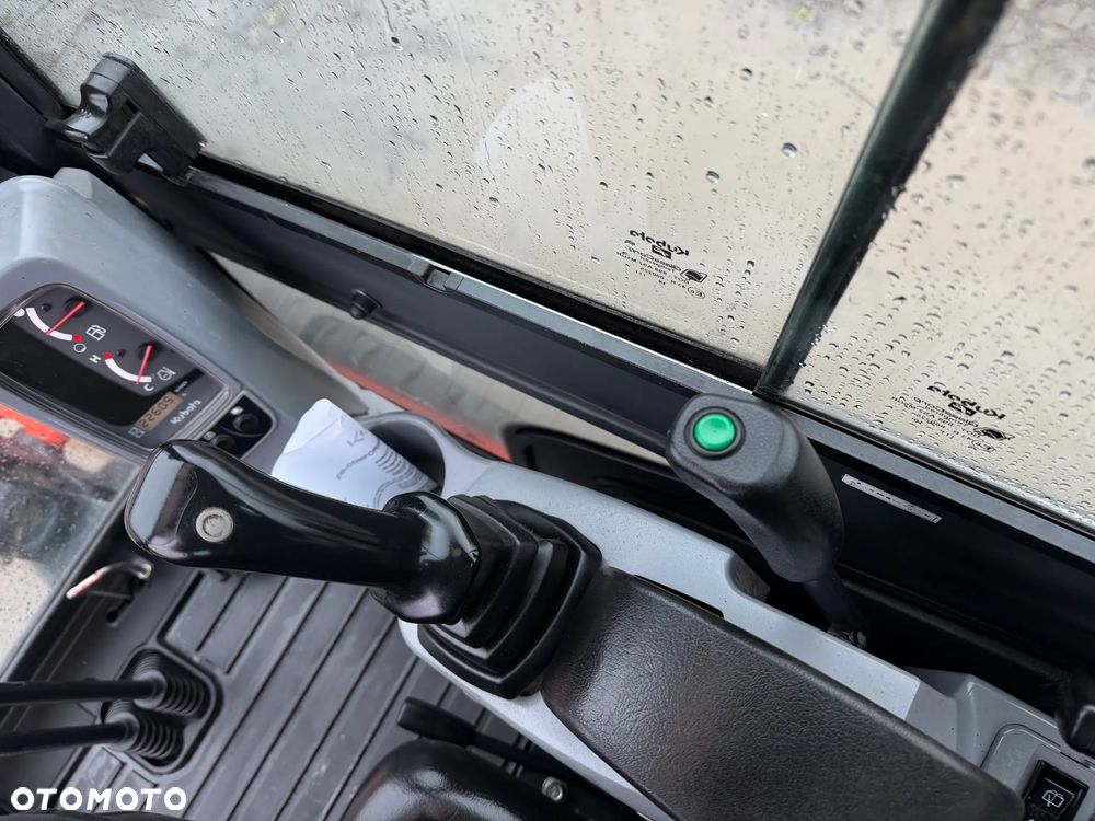 Kubota KX016-4 Koparka Gąsienicowa 2 tony. DEKRA aktualna do 2026r. Rozsuwane Hydr. podwozie! Sprowadzona z Gospodarstwa Norweskiego! Zero luzów i wycieków. Maszyna jak Nowa z Salonu! 2016rok. Pełna Dokumentacja. Gąsienice bez zużycia! Łyżka Skarpowa! Szybkozłącze! szybka wolna jazda. Ani deka luzów i wycieków. OKAZJA - 33
